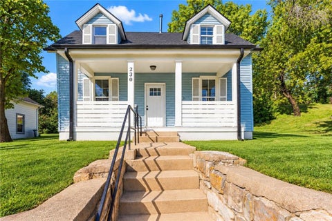 Tiny photo for 230 N Missouri Street, Liberty, MO 64068 (MLS # 2645937)