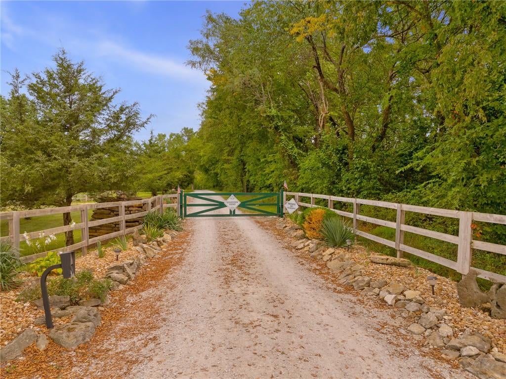 32921 S Ridgeview Farm Road