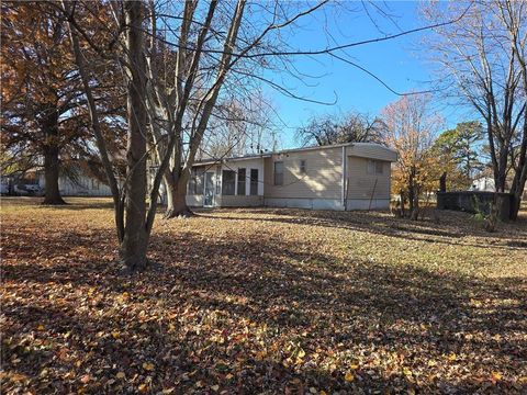 204 S Lyne Street Raymore MO 64083