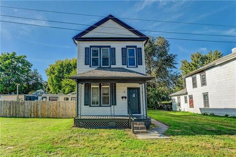 Photo of 1526 Savannah Street, St Joseph, MO 64505 (MLS # 2581687)