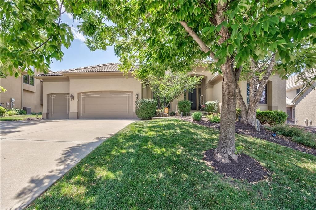 Photo of 9638 Zarda Drive, Lenexa, KS 66227 (MLS # 2592025)