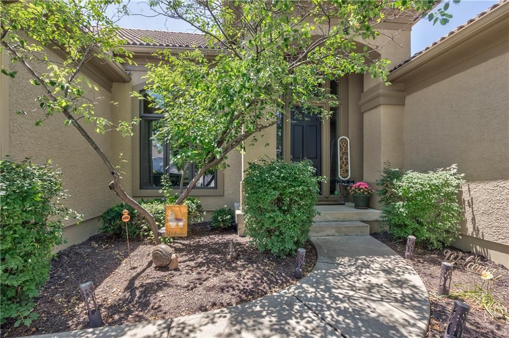 Photo of 9638 Zarda Drive, Lenexa, KS 66227 (MLS # 2592025)