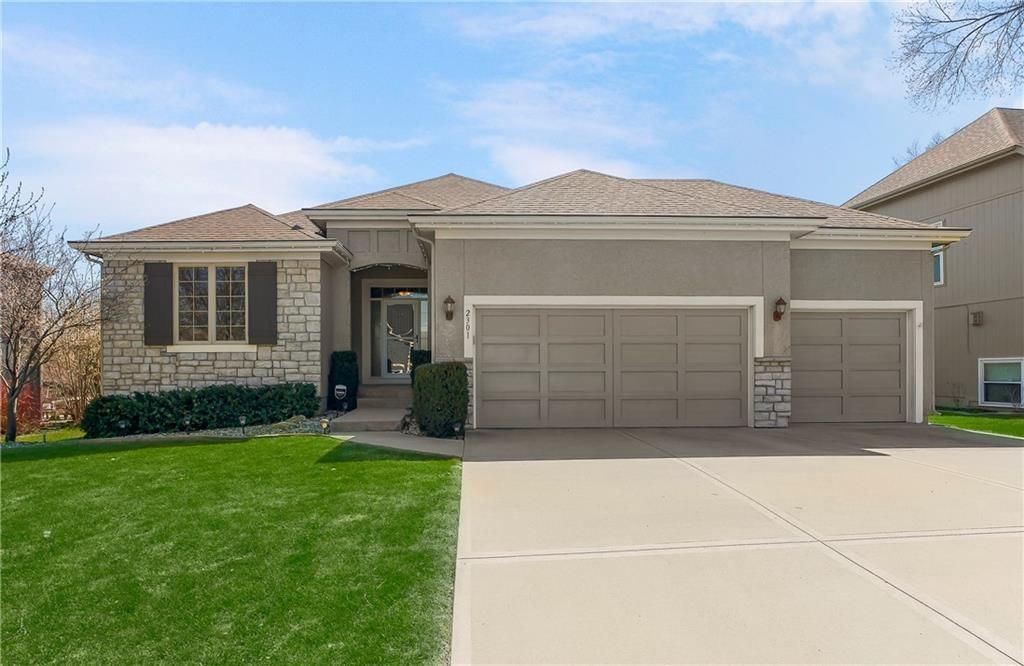 Photo of 2301 W Piatt Lane, Olathe, KS 66061 (MLS # 2607811)