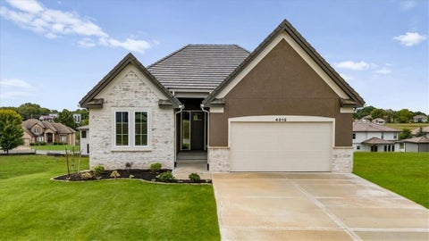 Photo of 4012 NE Chapel Ridge Place, Lees Summit, MO 64064 (MLS # 2635507)