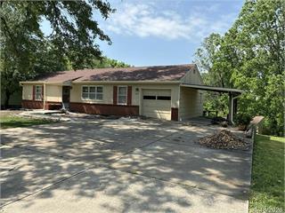 Photo of 5820 N Lenox Avenue, Kansas City, MO 64151 (MLS # 2646033)