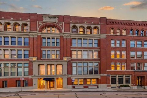 612 CENTRAL Street 104 Kansas City MO 64105