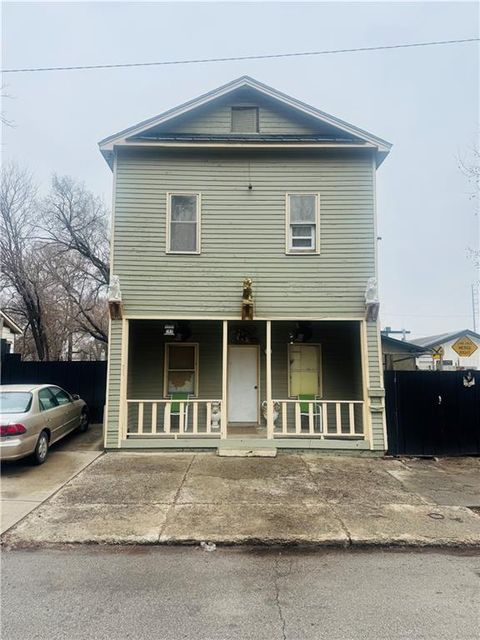 Photo of 919 S 8th Street, Kansas City, KS 66105 (MLS # 2605729)