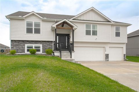 11727 N Laurel Avenue Kansas City MO 64157