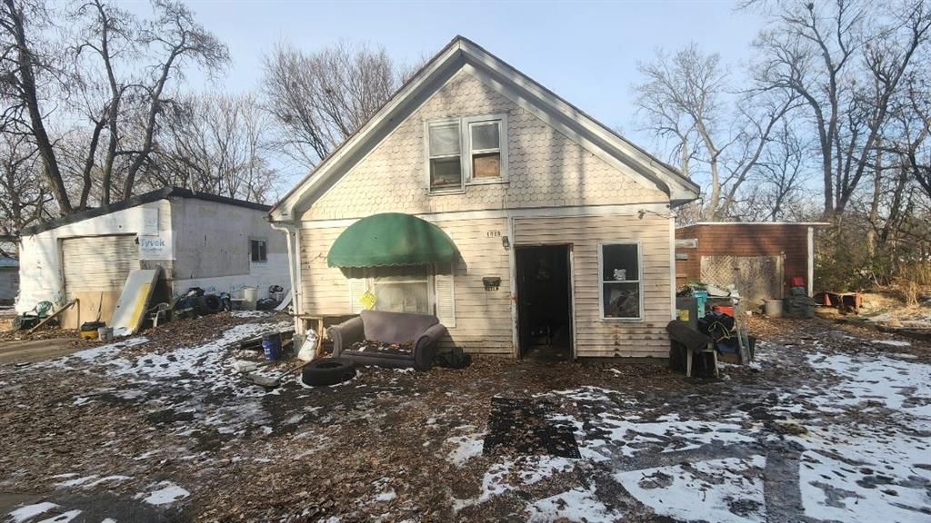 Photo of 1513 Monterey Street, St Joseph, MO 64503 (MLS # 2592410)