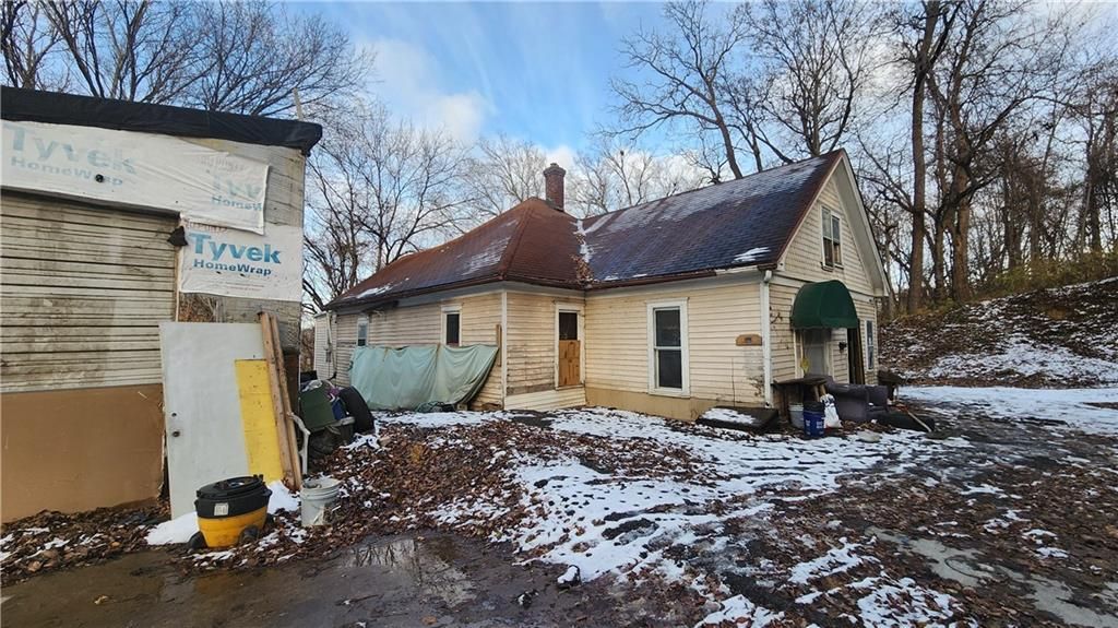 Photo of 1513 Monterey Street, St Joseph, MO 64503 (MLS # 2592410)