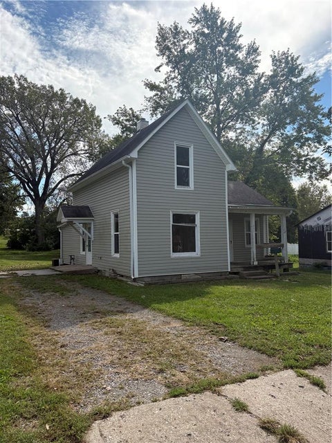 Photo of 625 Kelsey Avenue, Cameron, MO 64429 (MLS # 2644087)