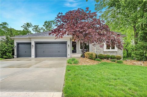 Photo of 770 Suffolk Lane, Loch Lloyd, MO 64012 (MLS # 2615314)
