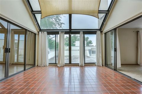 4567 Walnut Street, Kansas City, MO 64111 - #: 2552453