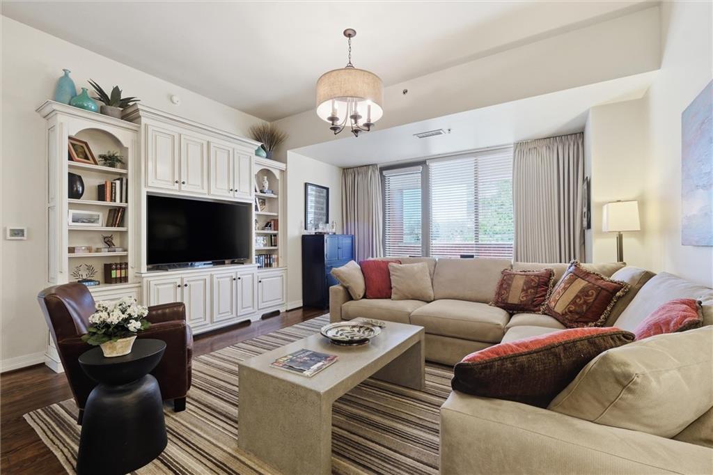 4900 Central #305 Street