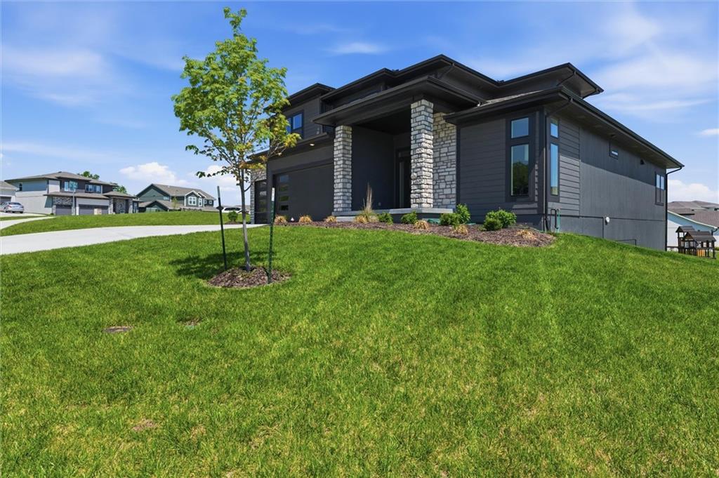 1628 SW Arborway Terrace