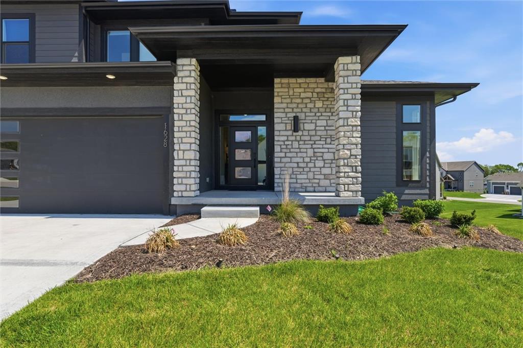 1628 SW Arborway Terrace