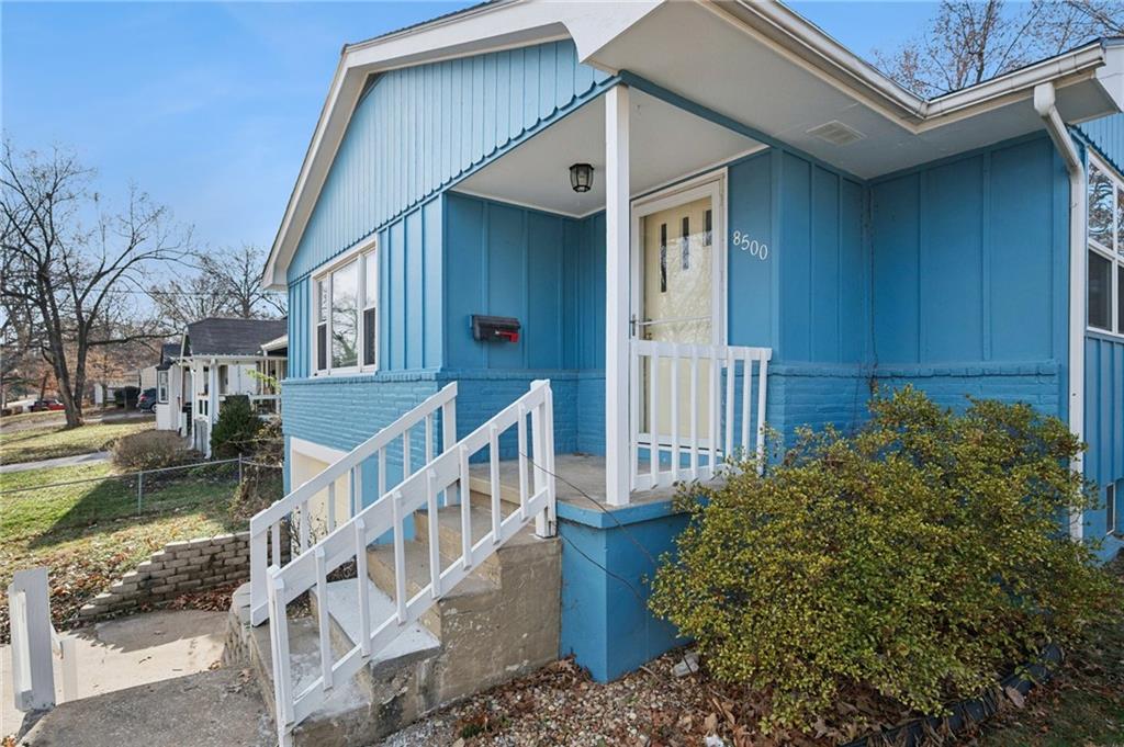 8500 ROBINSON Street