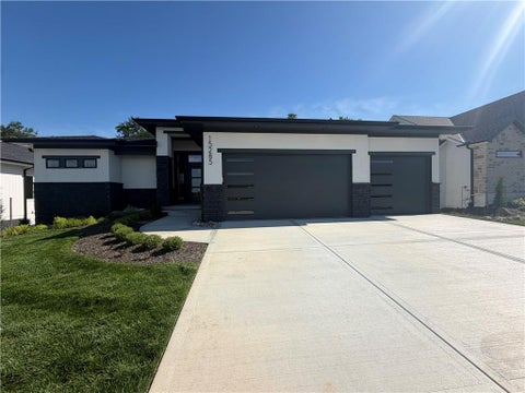 Photo of 15285 W 162nd Street, Olathe, KS 66062 (MLS # 2555859)