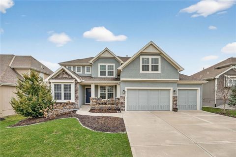 Photo of 4011 W 157th Terrace, Overland Park, KS 66224 (MLS # 2605623)