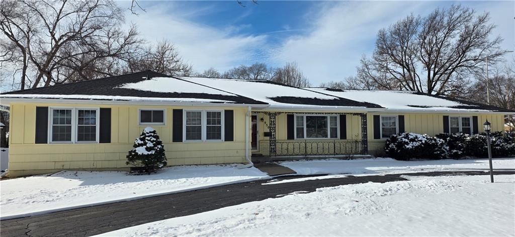 Photo of 9500 Buena Vista Street, Overland Park, KS 66207 (MLS # 2598943)