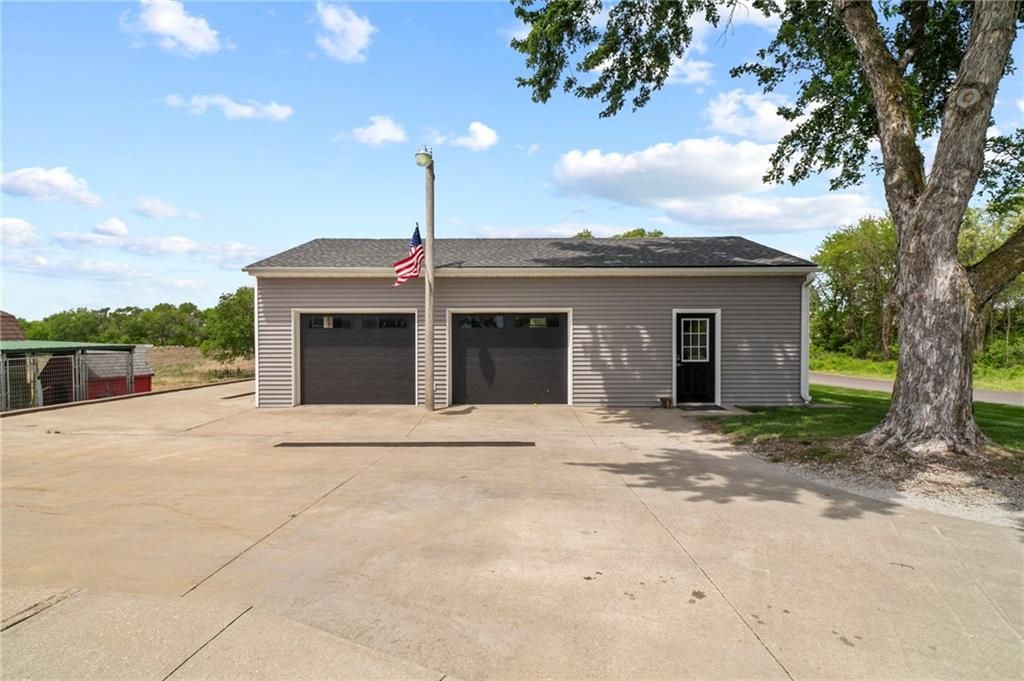 Photo of 6120 70th Road SE, St Joseph, MO 64607 (MLS # 2618147)
