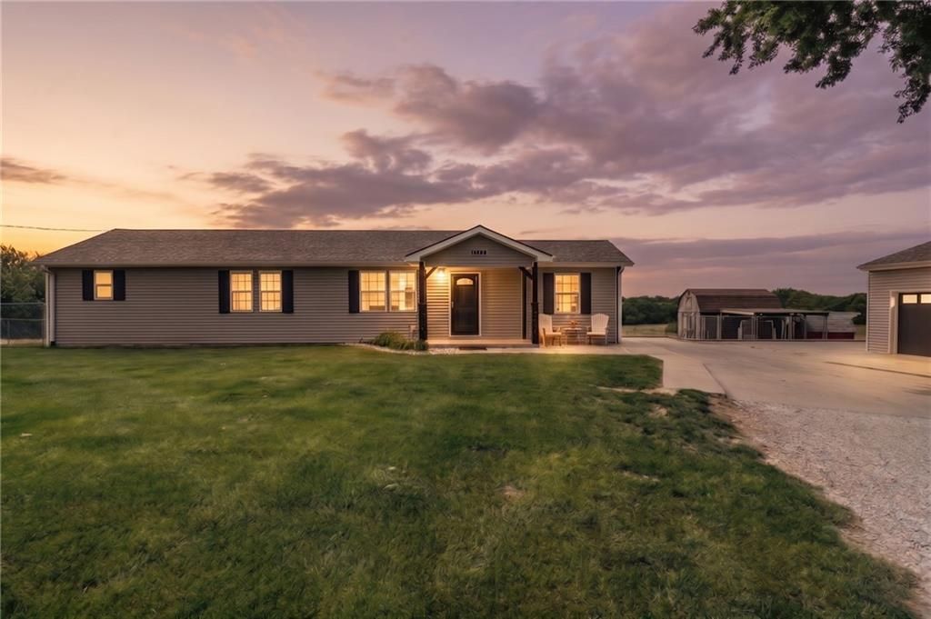 Photo of 6120 70th Road SE, St Joseph, MO 64607 (MLS # 2618147)