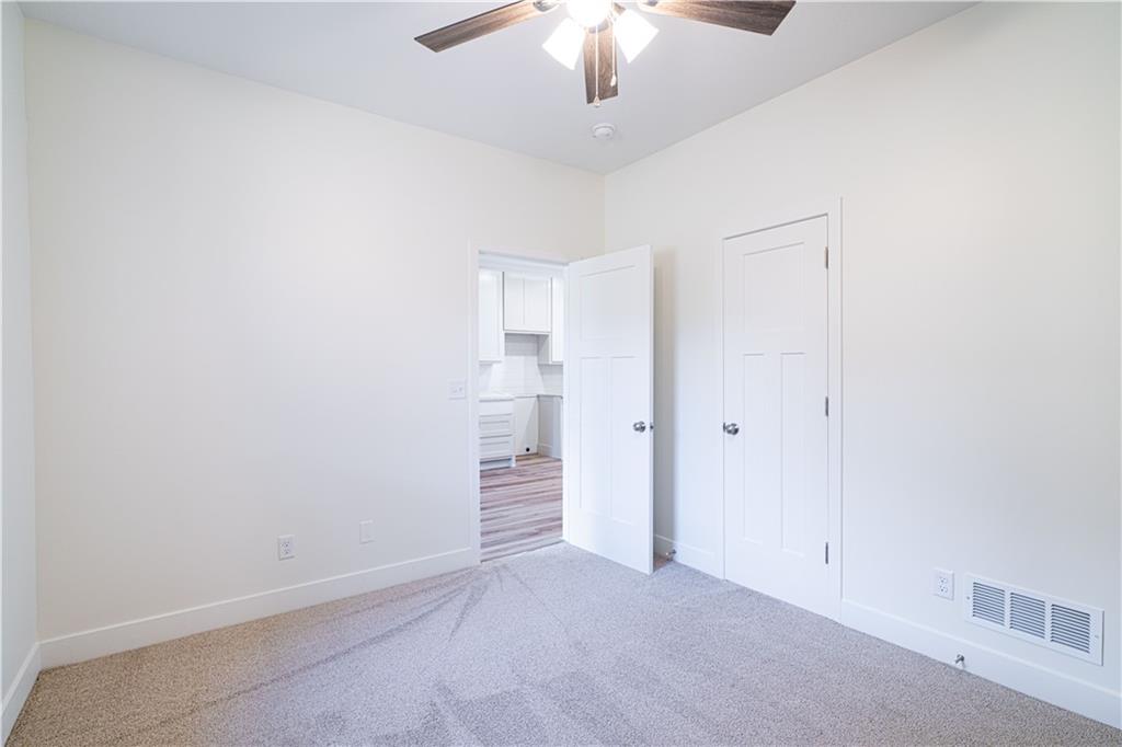 St Joseph, Missouri 64506, United States, 2 Bedrooms Bedrooms, ,2 BathroomsBathrooms,Residential,Active,50250