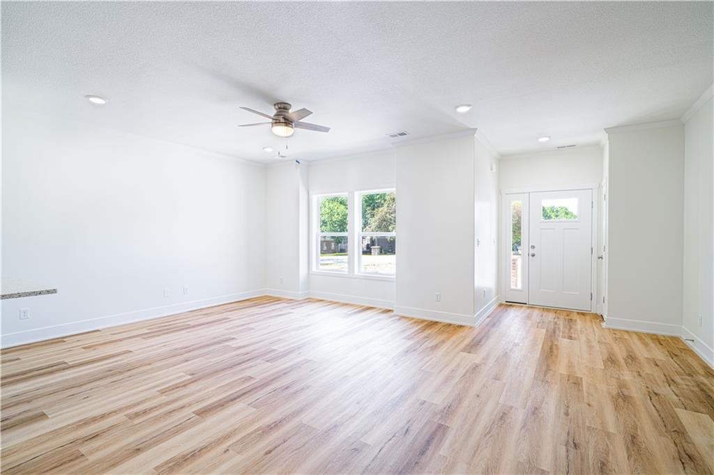 St Joseph, Missouri 64506, United States, 2 Bedrooms Bedrooms, ,2 BathroomsBathrooms,Residential,Active,50250