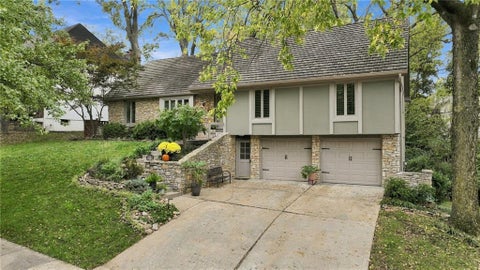 Photo of 505 NW 41st Street, Kansas City, MO 64116 (MLS # 2648139)