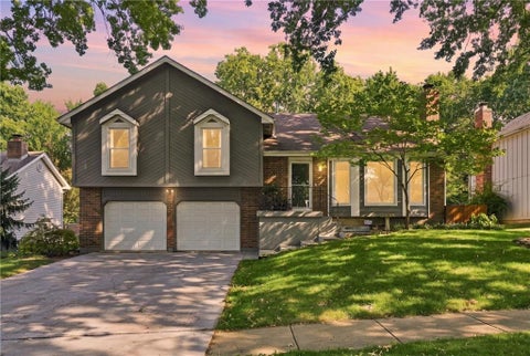 Photo of 15302 W 121st Terrace, Olathe, KS 66062 (MLS # 2639362)