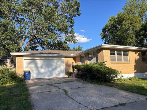 501 Maple Avenue Smithville MO 64089
