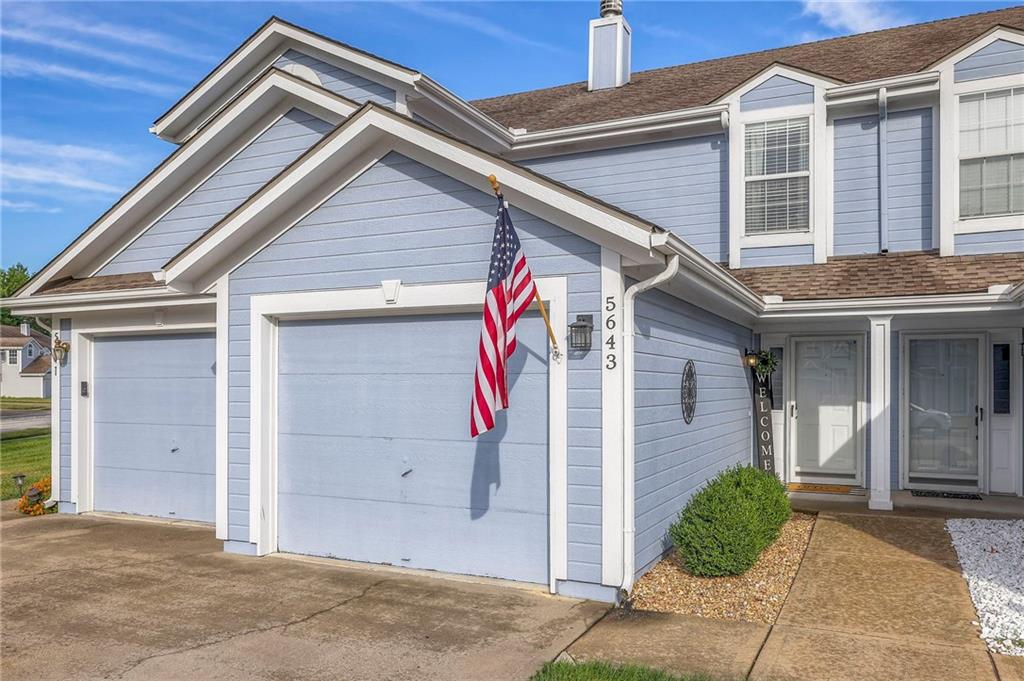 View Lee's Summit, MO 64064 townhome