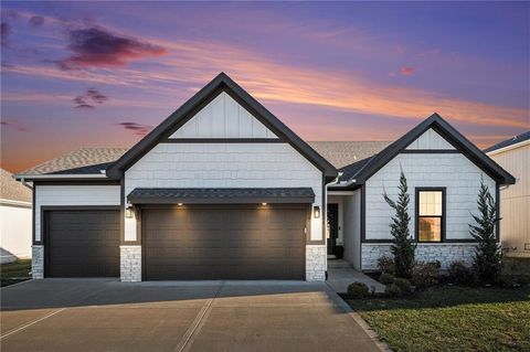 700 SE Colonial Drive, Blue Springs, MO 64014 - MLS#: 2588541