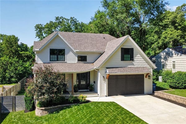 4416 W 77TH ST, PRAIRIE VILLAGE, KS 66208 - Image d720b7185e2b5e5a2bd04ae0db8d266f/3631712987