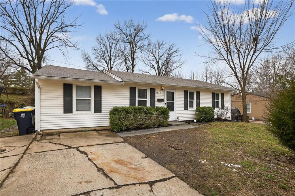 Photo of 7815 E 51st Street, Kansas City, MO 64129 (MLS # 2606615)