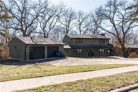 2729 Stratford Road Lawrence KS 66049