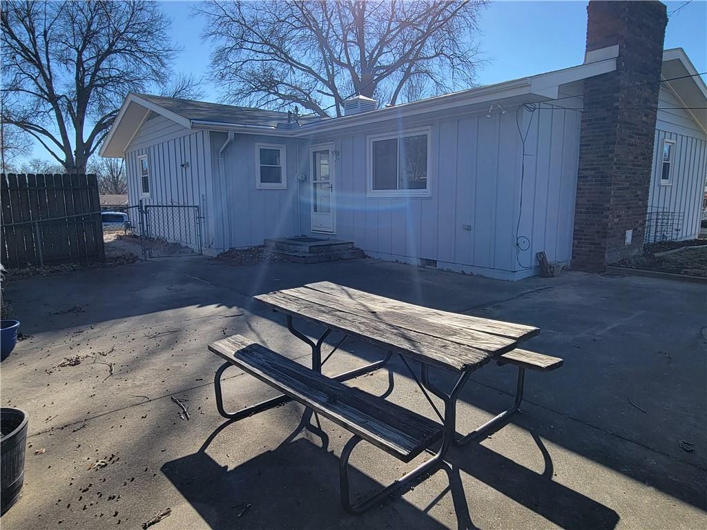 St Joseph, Missouri 64506, United States, 3 Bedrooms Bedrooms, ,2 BathroomsBathrooms,Residential,Pending,79889