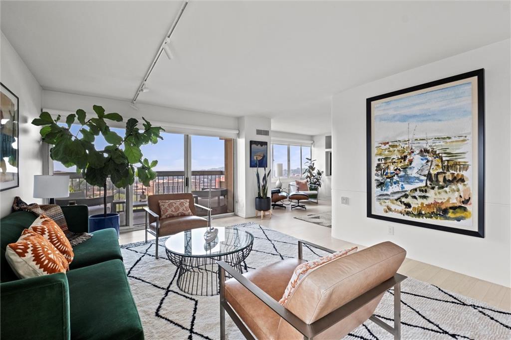 2510 Grand Boulevard 1702-03