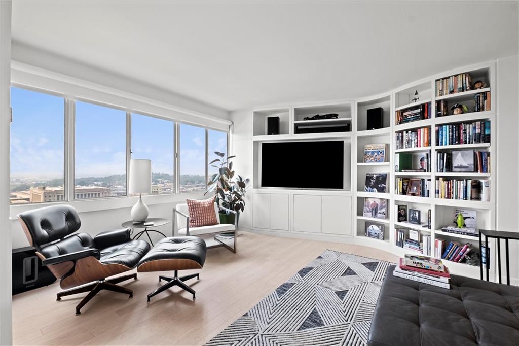 2510 Grand Boulevard 1702-03