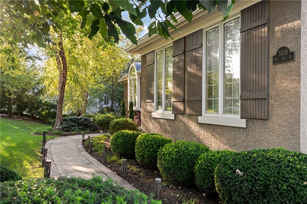 3608 W 153rd Street