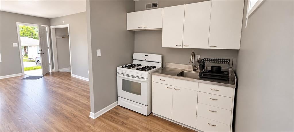 1422 &1422 1/2 W Waldo Avenue
