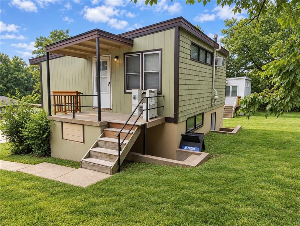 1422 &1422 1/2 W Waldo Avenue