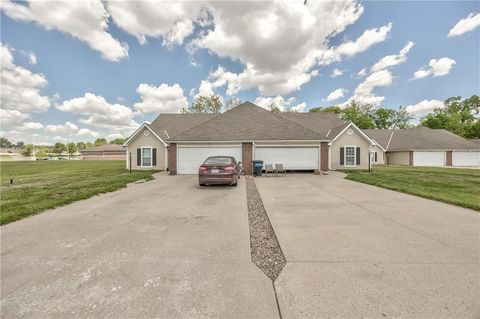 4607 Hunters Glen Drive St Joseph MO 64506