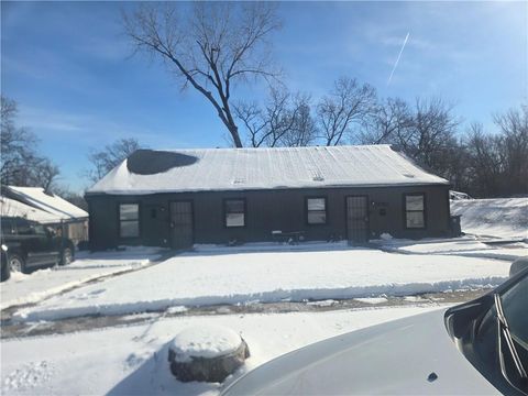 3737-3741 Monroe Avenue Kansas City MO 64128