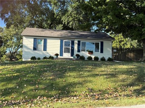 Photo of 6654 Cleveland Avenue, Kansas City, KS 66104 (MLS # 2577918)