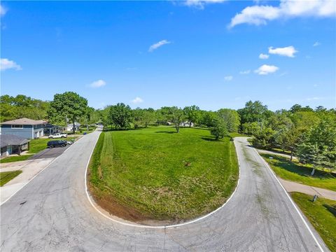 1718 Bren Mar Road Lee's Summit MO 64086