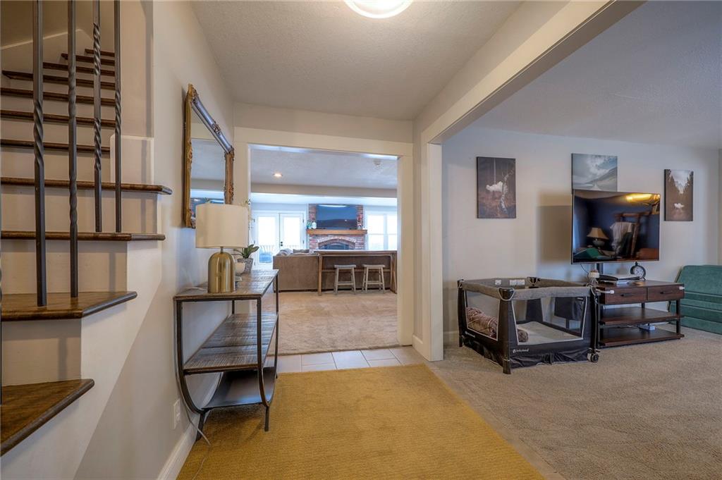 1512 E SUNVALE Drive