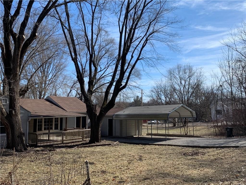 Photo of 227 Central Street, Excelsior Springs, MO 64024 (MLS # 2601485)