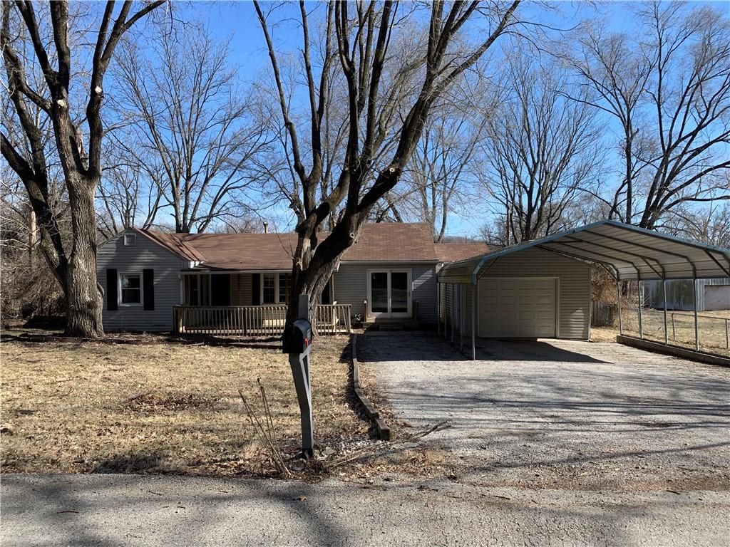 Photo of 227 Central Street, Excelsior Springs, MO 64024 (MLS # 2601485)