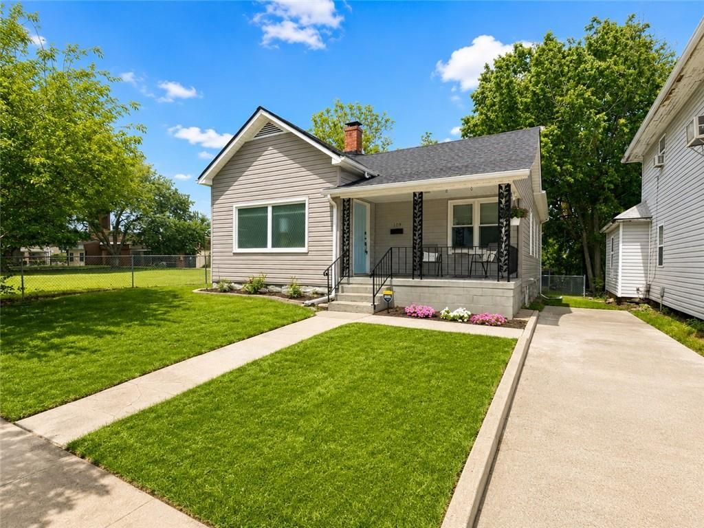 Photo of 109 Broad Street, Warrensburg, MO 64093 (MLS # 2618701)